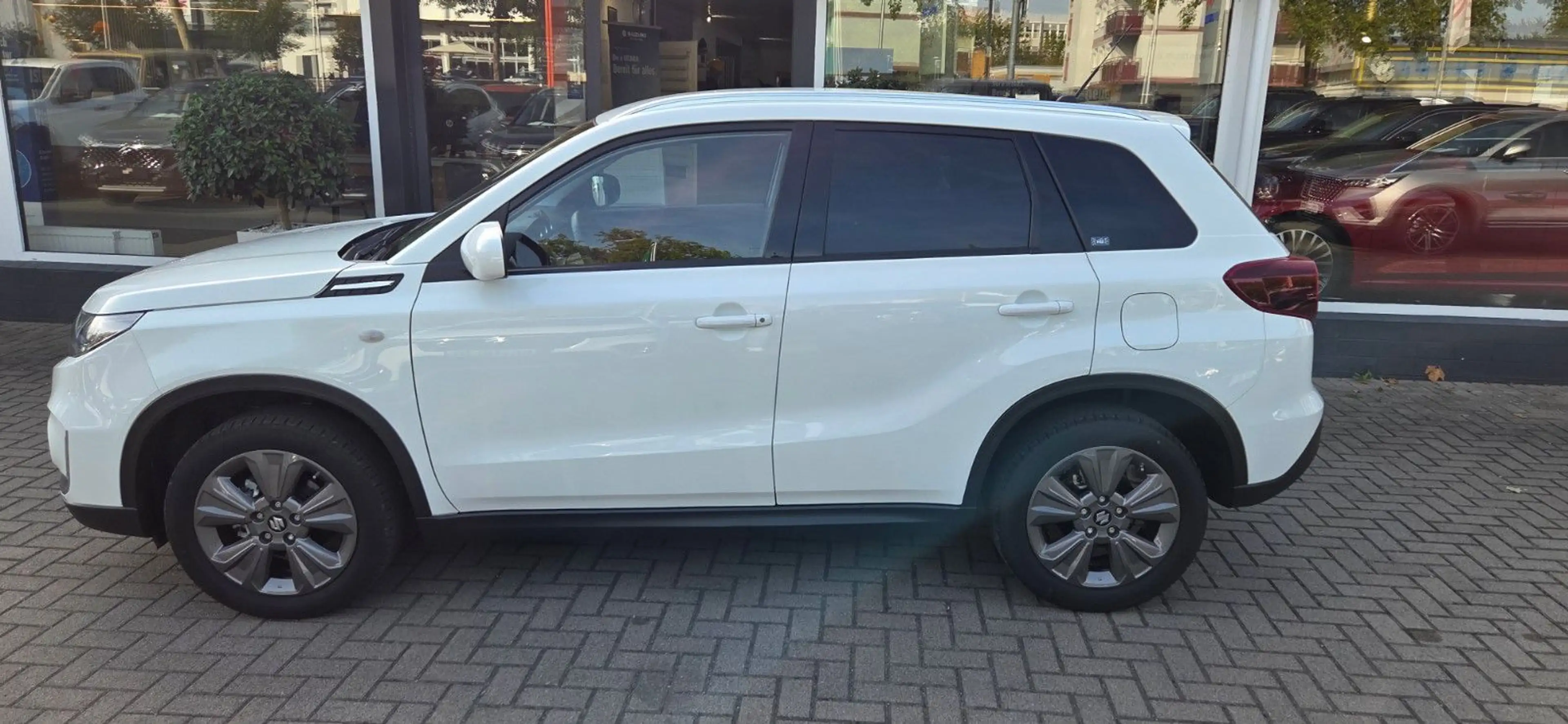 Suzuki Vitara 1.4 BOOSTERJET Hybrid Comfort — photo 4