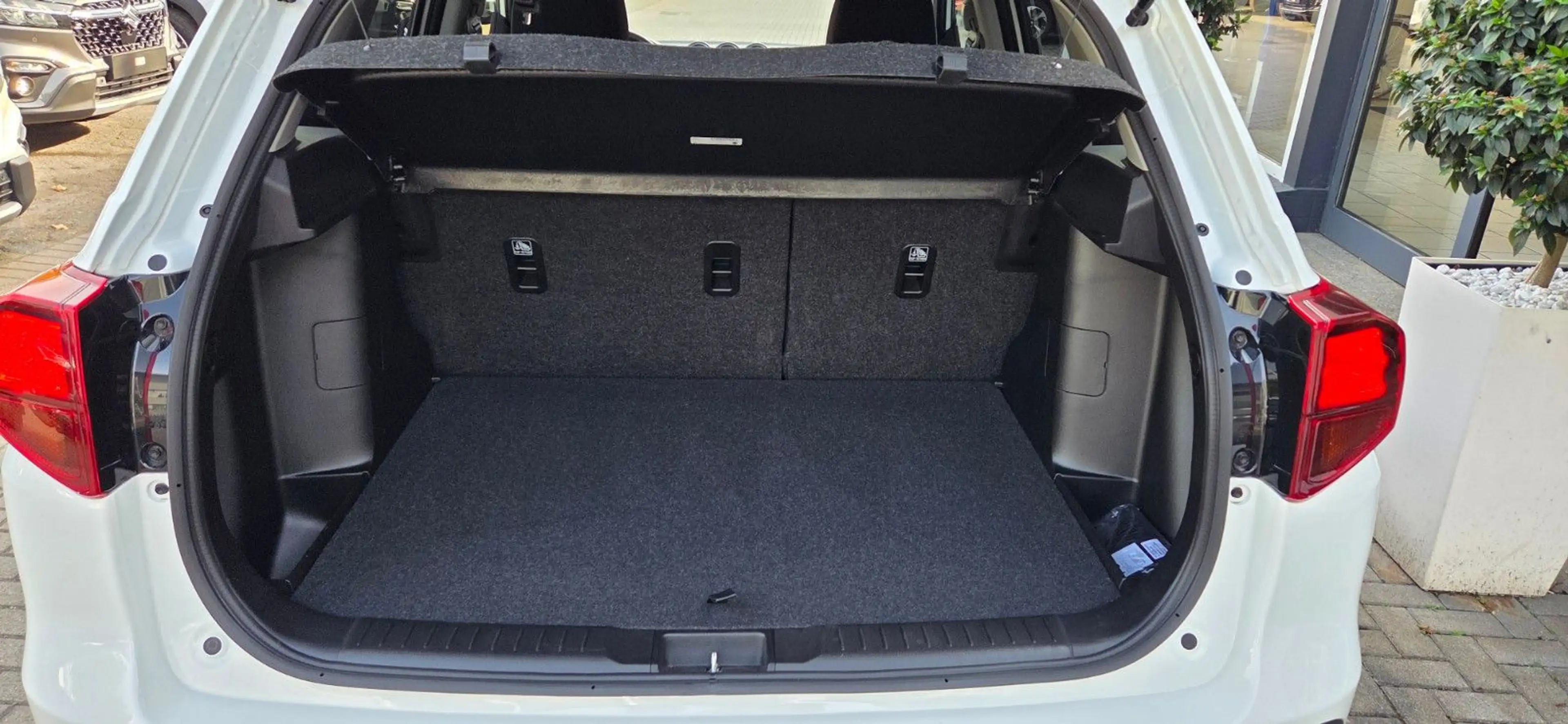 Suzuki Vitara 1.4 BOOSTERJET Hybrid Comfort — photo 8