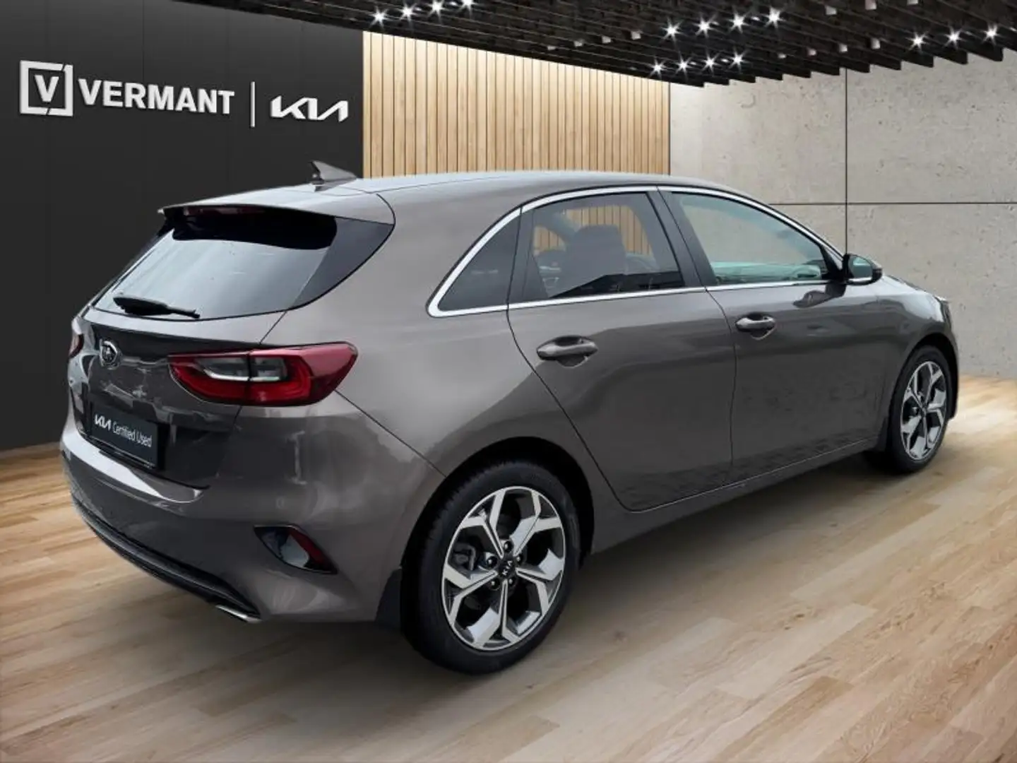 Kia Ceed / cee'd Vision 1.4 dct Brun - 2