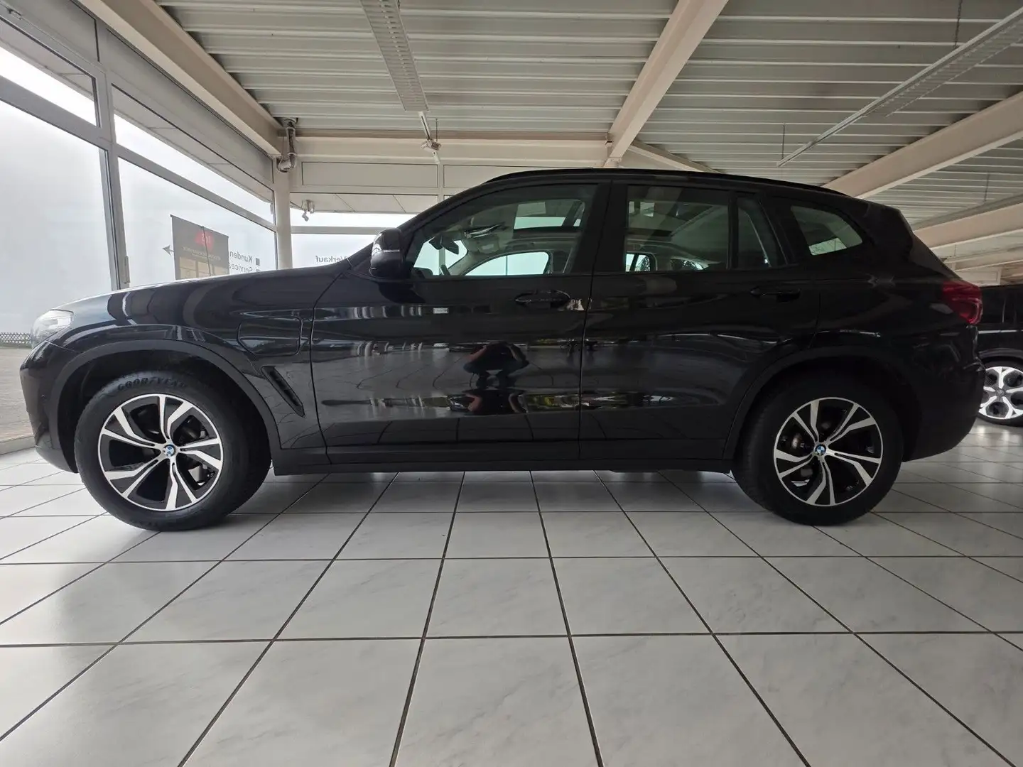 BMW X3 xDrive 30 e Advantage, Pano, PDC, Kam, SHZ Noir - 2