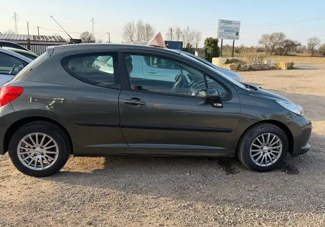 Peugeot 207 view 4