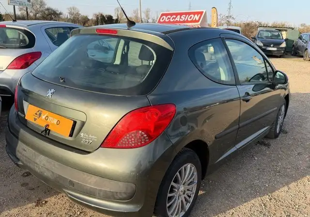 Peugeot 207 view 3