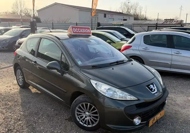 Peugeot 207 view 2