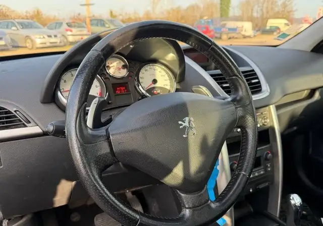 Peugeot 207 view 6