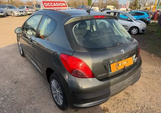 Peugeot 207 view 9