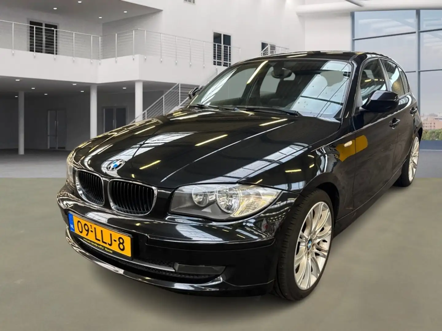 BMW 116 1-serie 116i/ AUTOMAAT/ VELGEN Zwart - 1