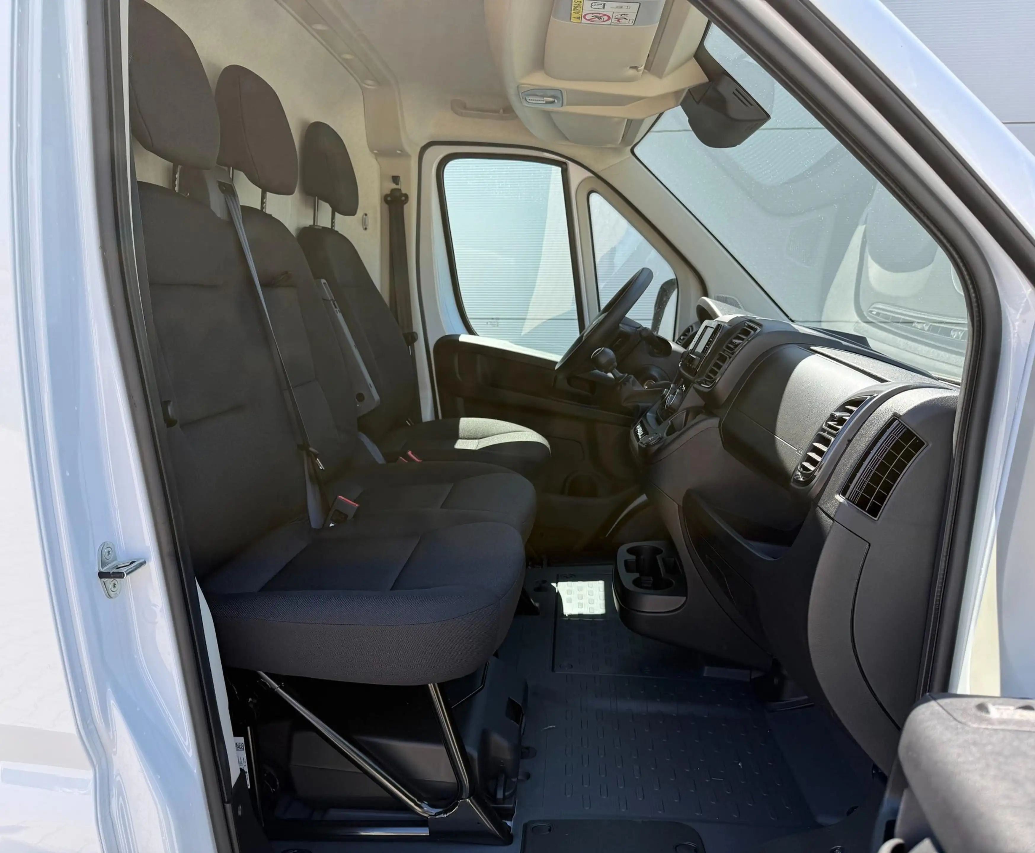 Fiat Ducato L3H2 3.5T Maxi 2.2 Diesel 103kW (140PS) Radio, ... — photo 14