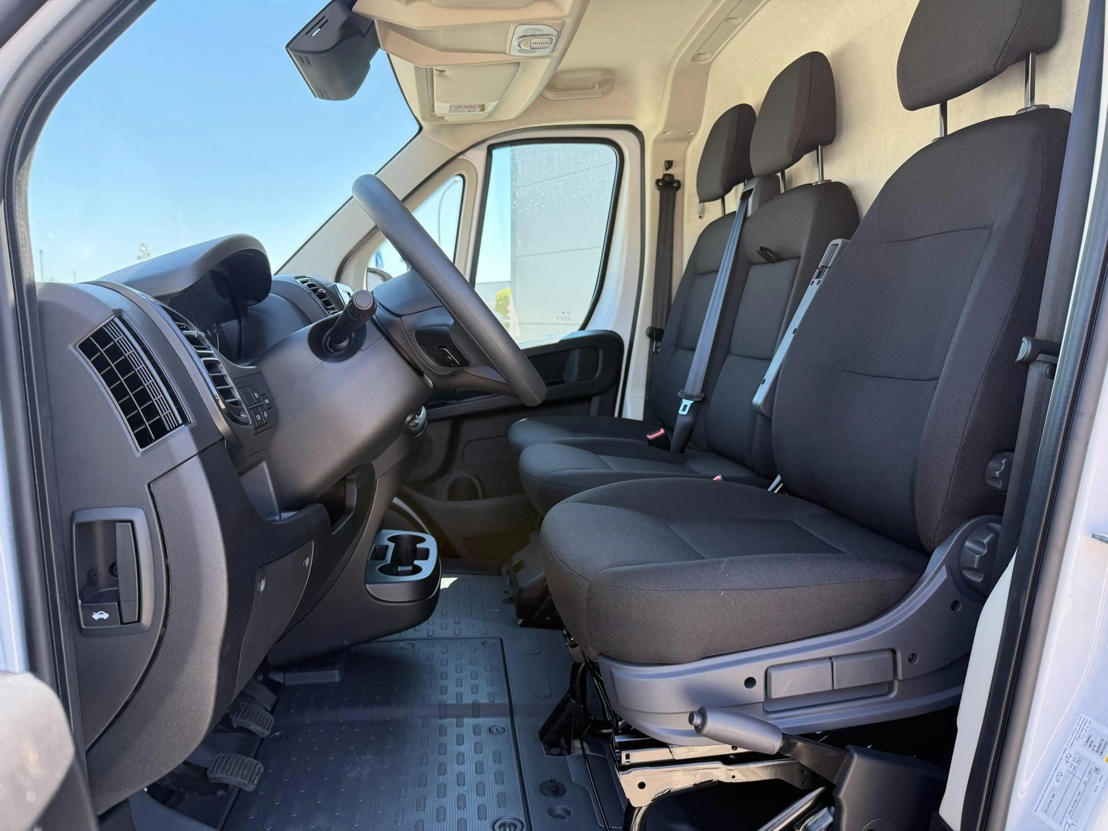 Fiat Ducato L3H2 3.5T Maxi 2.2 Diesel 103kW (140PS) Radio, ... — photo 4