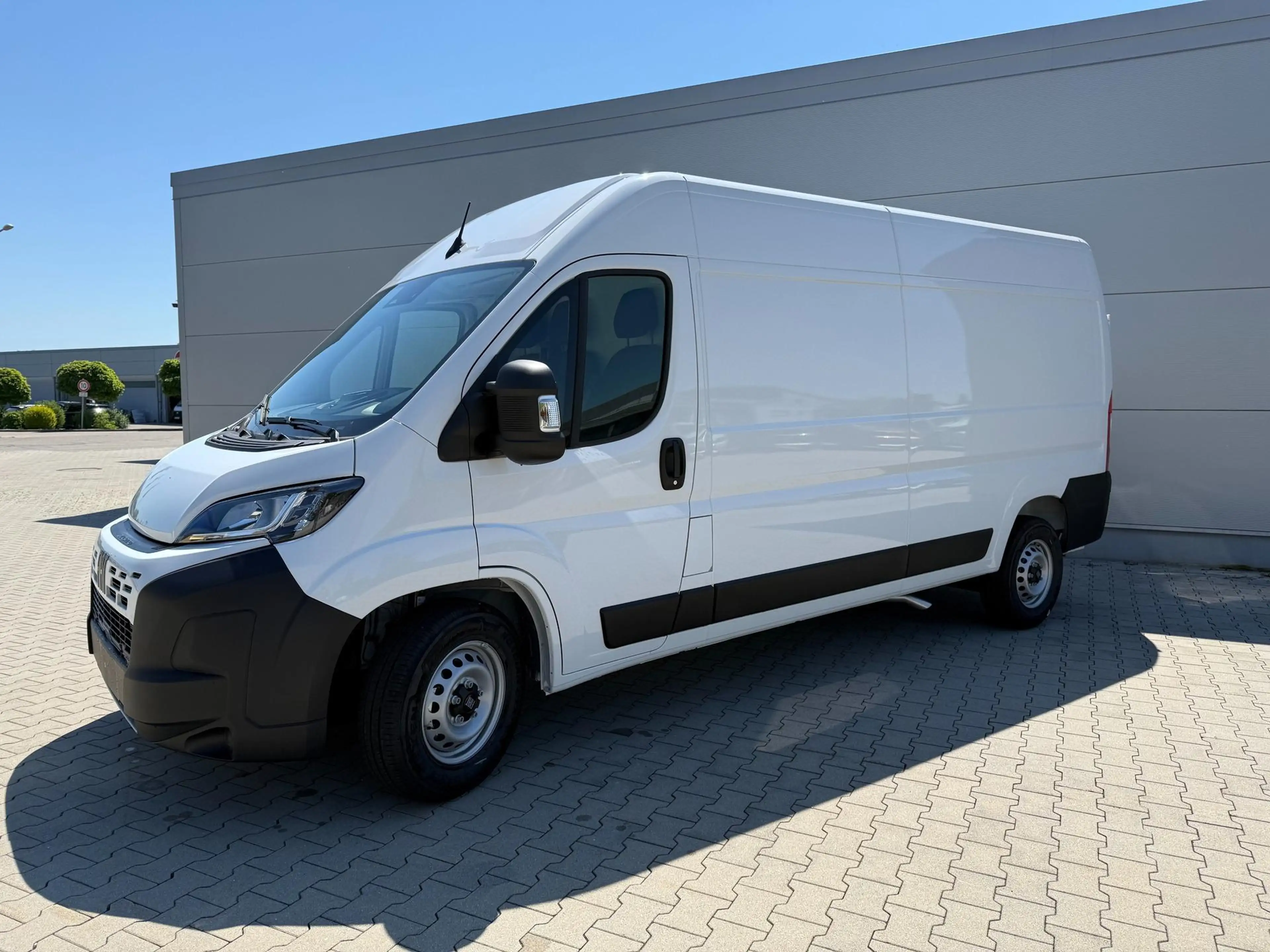 Fiat Ducato L3H2 3.5T Maxi 2.2 Diesel 103kW (140PS) Radio, ... — photo 3