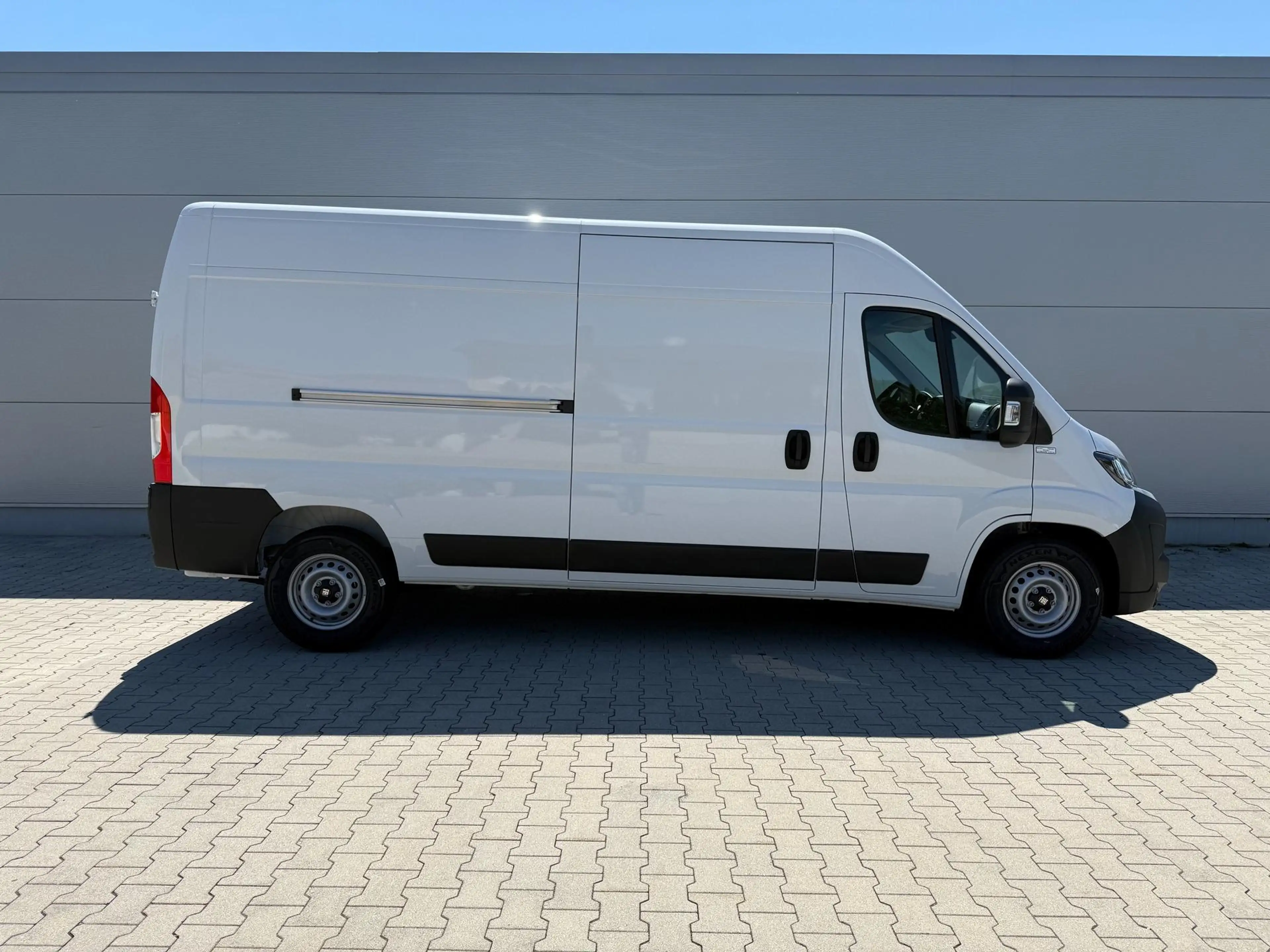 Fiat Ducato L3H2 3.5T Maxi 2.2 Diesel 103kW (140PS) Radio, ... — photo 15