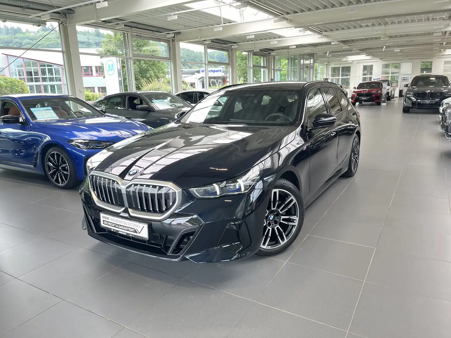 BMW 520 i Touring M Sportpaket AHK/Autobahnassistent/Drivi Schwarz - 2