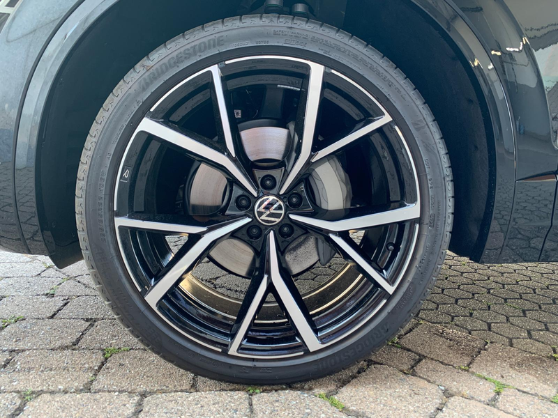 Volkswagen Touareg R-Line Final Edition Estoril 22Zoll Standhzg AHK — photo 26