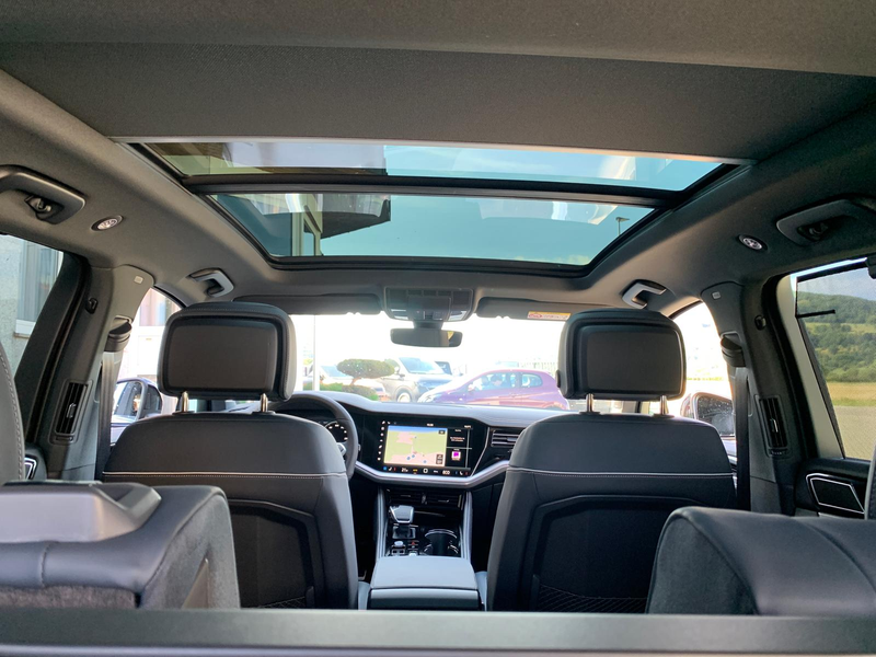 Volkswagen Touareg R-Line Final Edition Estoril 22Zoll Standhzg AHK — photo 22