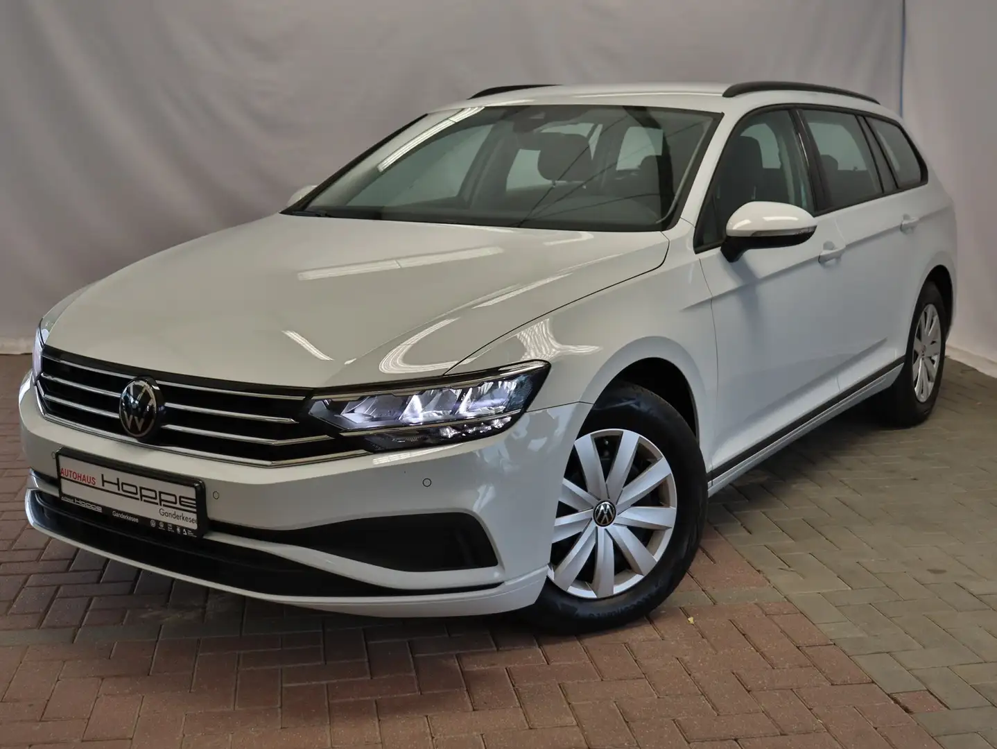 Volkswagen Passat Variant 1.5 TSI DSG NAVI+RFK+LED+SHZ Weiß - 2