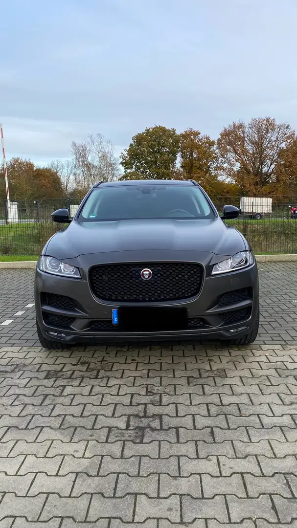 Jaguar F-Pace 30d AWD Portfolio - 1