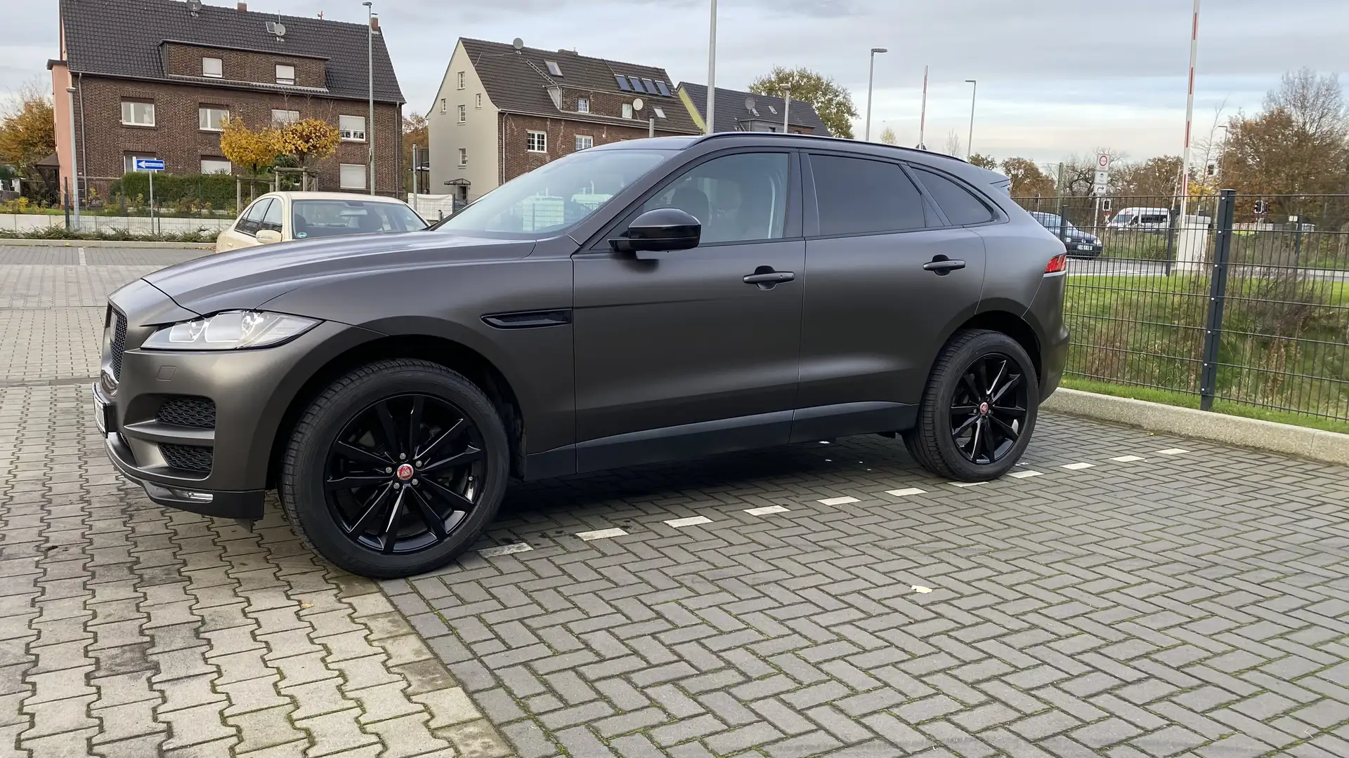 Jaguar F-Pace 30d AWD Portfolio - 2