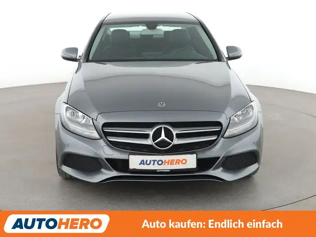 Mercedes-Benz C-Class view 9