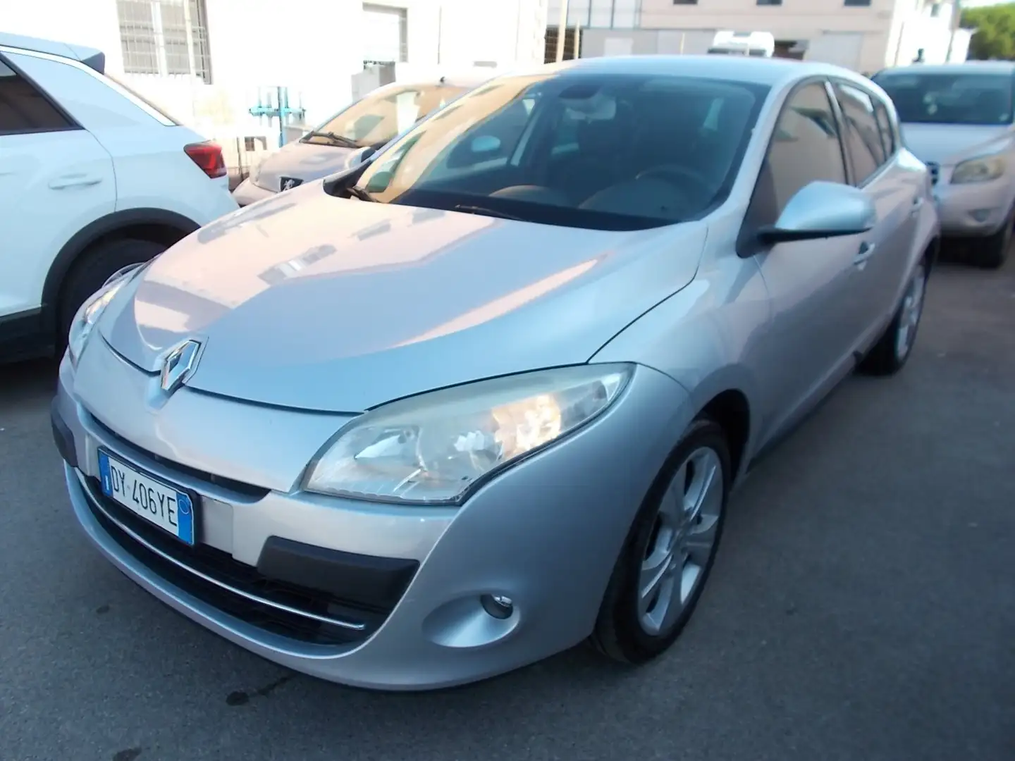 Renault Megane 1.5 dci Dynamique 110cv Argent - 1