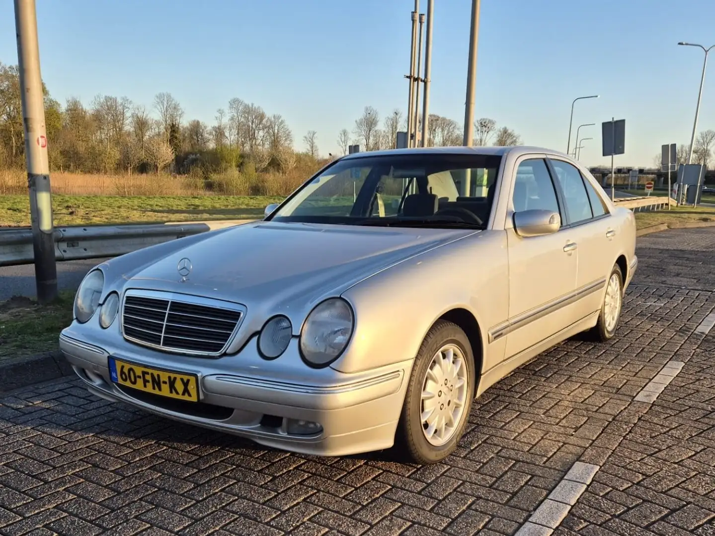 Mercedes-Benz E 240 Avantgarde origineel Nederlandse auto Gris - 1