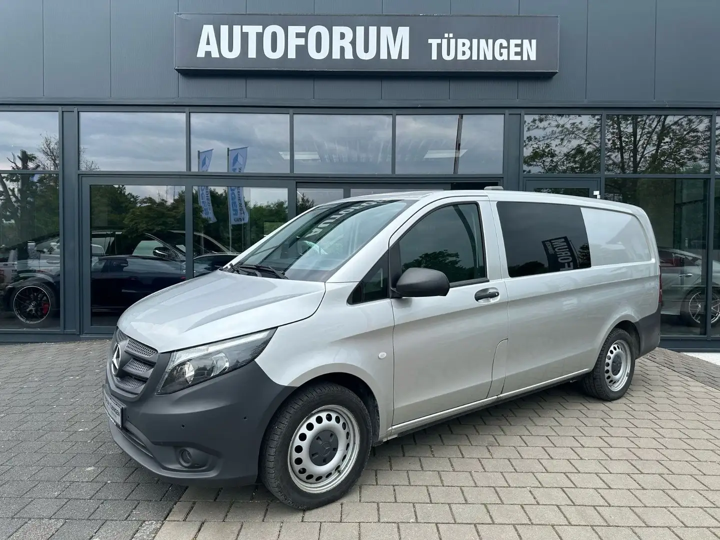 Mercedes-Benz Vito 116 CDI 4Matic MIXTO *LANG*NAVI*SORTIMO*AHK Silber - 1