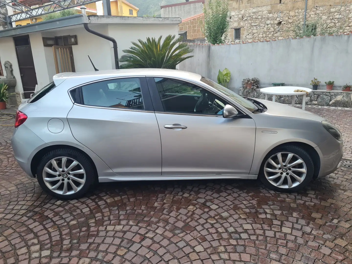 Alfa Romeo Giulietta Giulietta III 2010 1.6 jtdm(2) Distinctive Argento - 1