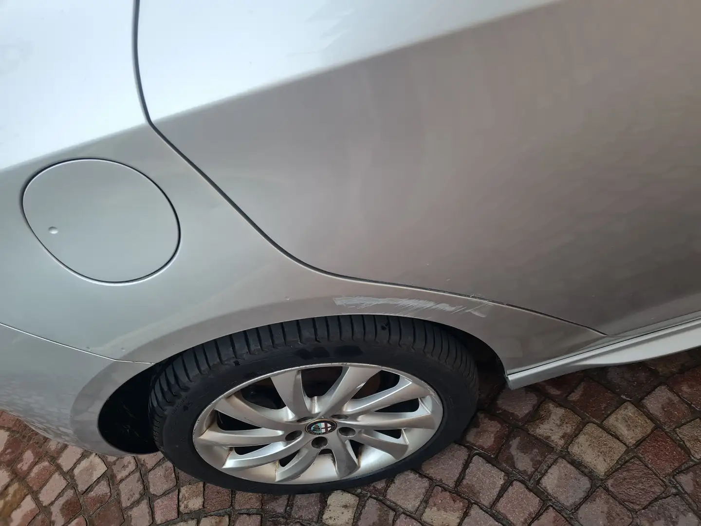 Alfa Romeo Giulietta Giulietta III 2010 1.6 jtdm(2) Distinctive Argento - 2
