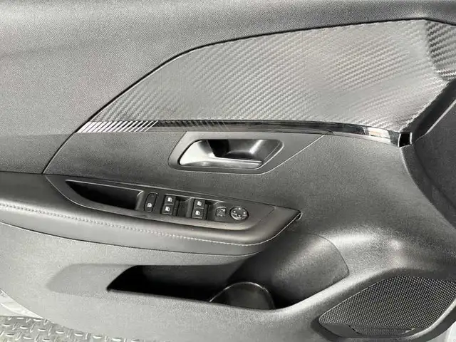 Peugeot 208 view 10
