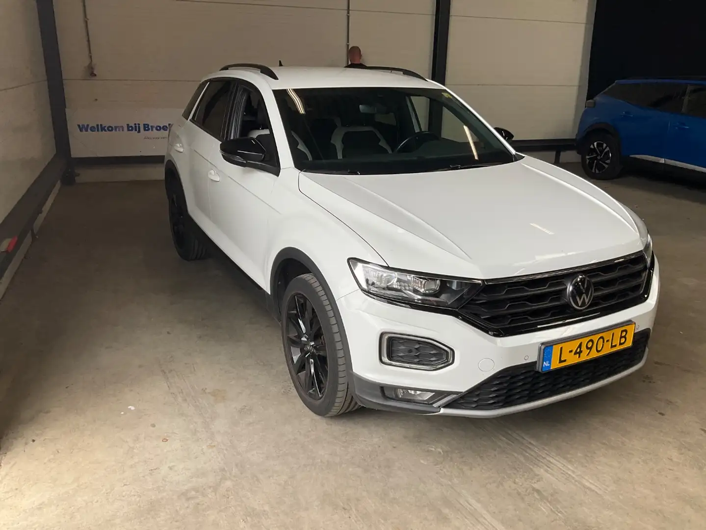 Volkswagen T-Roc 1.5 TSI 150 pk Sport 7-DSG | Achteruitrijcamera | Wit - 2