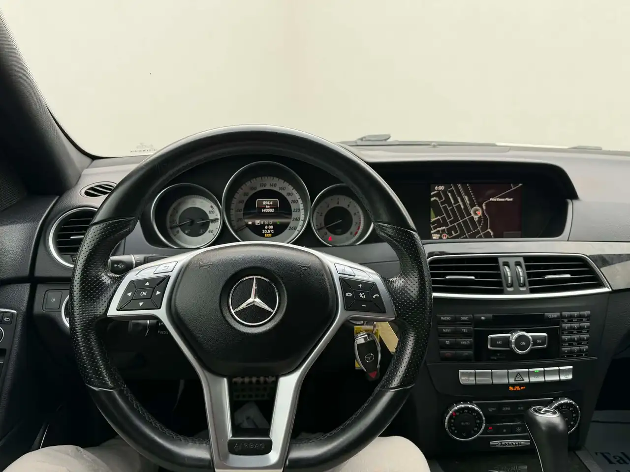 Mercedes-Benz C-Class снимка Mercedes-Benz C-Class