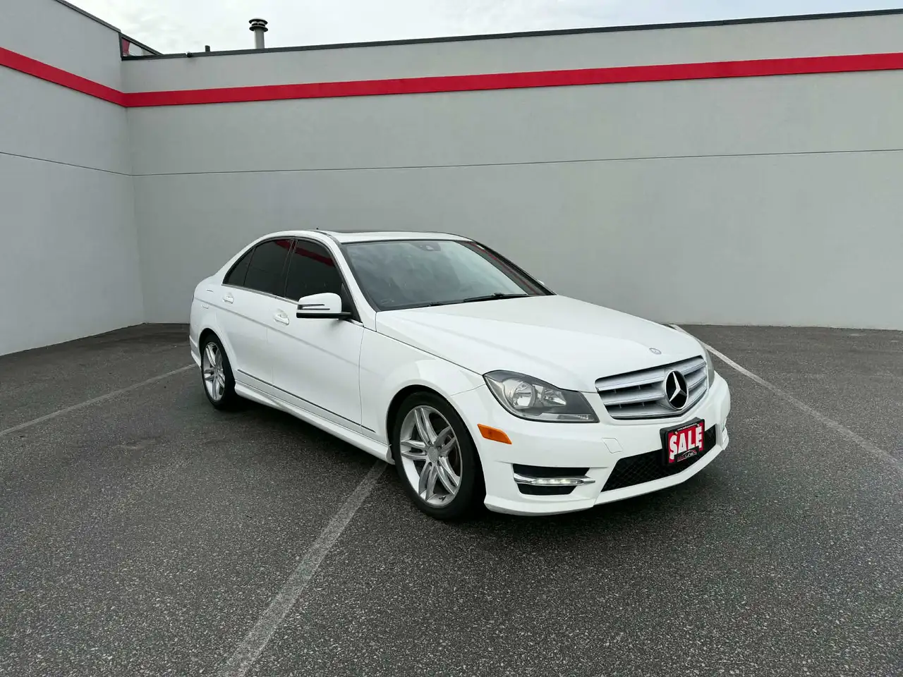 Mercedes-Benz C-Class снимка Mercedes-Benz C-Class