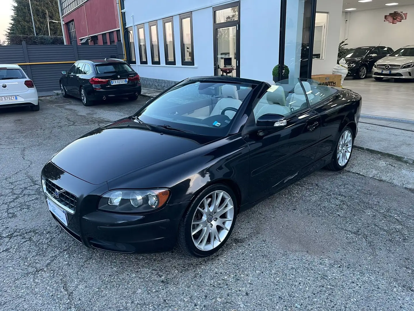 Volvo C70 2.0 d Negro - 1
