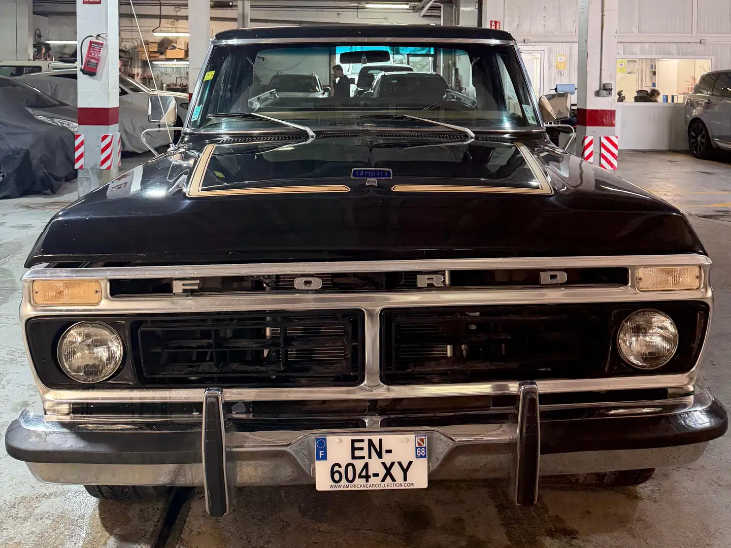 Ford F 100 F-1000 Schwarz - 2