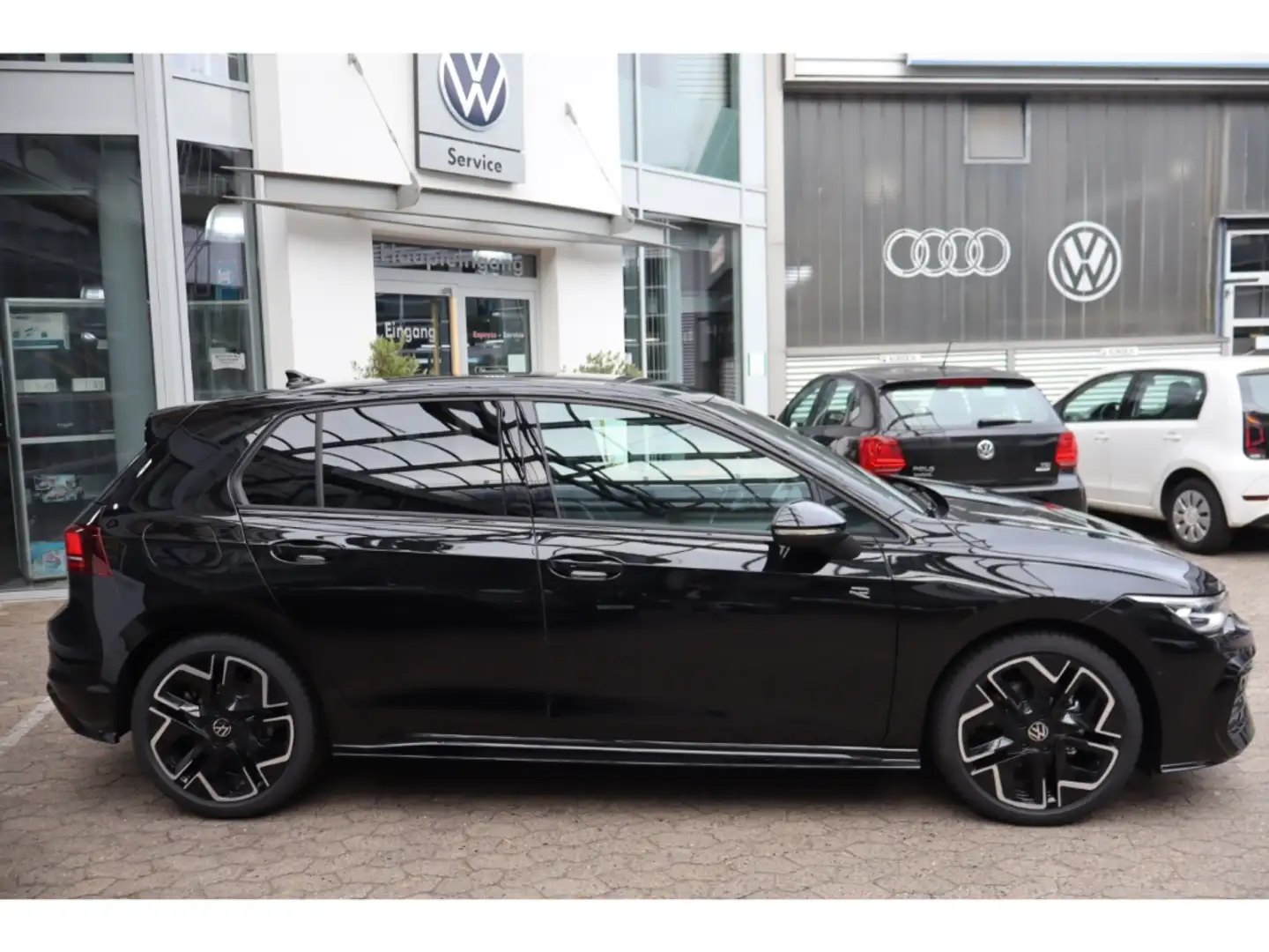 Volkswagen Golf VIII 1,5 TSI R-Line 18 Zoll  LED Plus RFK Spurwech Noir - 2