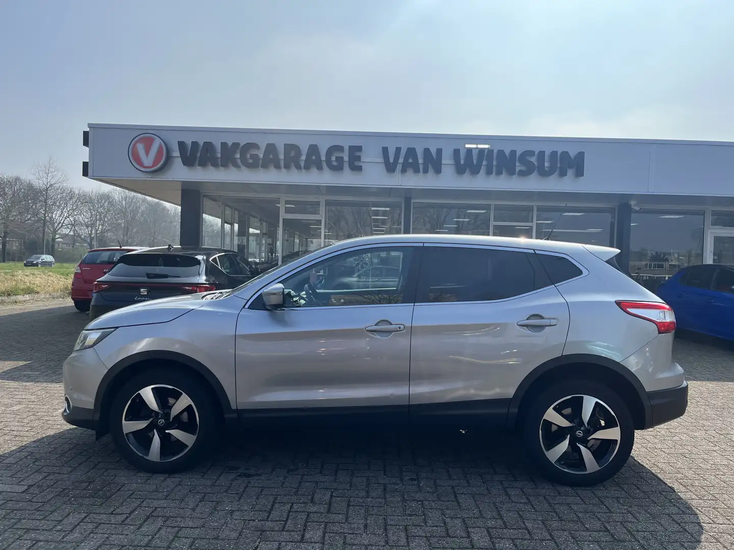 Nissan Qashqai 1.2 Connect Edition Lmv Navi Cruise Automaat Pdc K Gris - 2