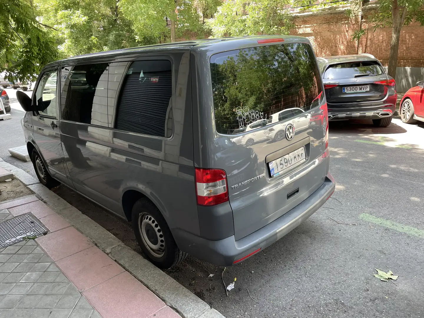 Volkswagen T5 Kombi PRO 2.0 Techo Normal - 2