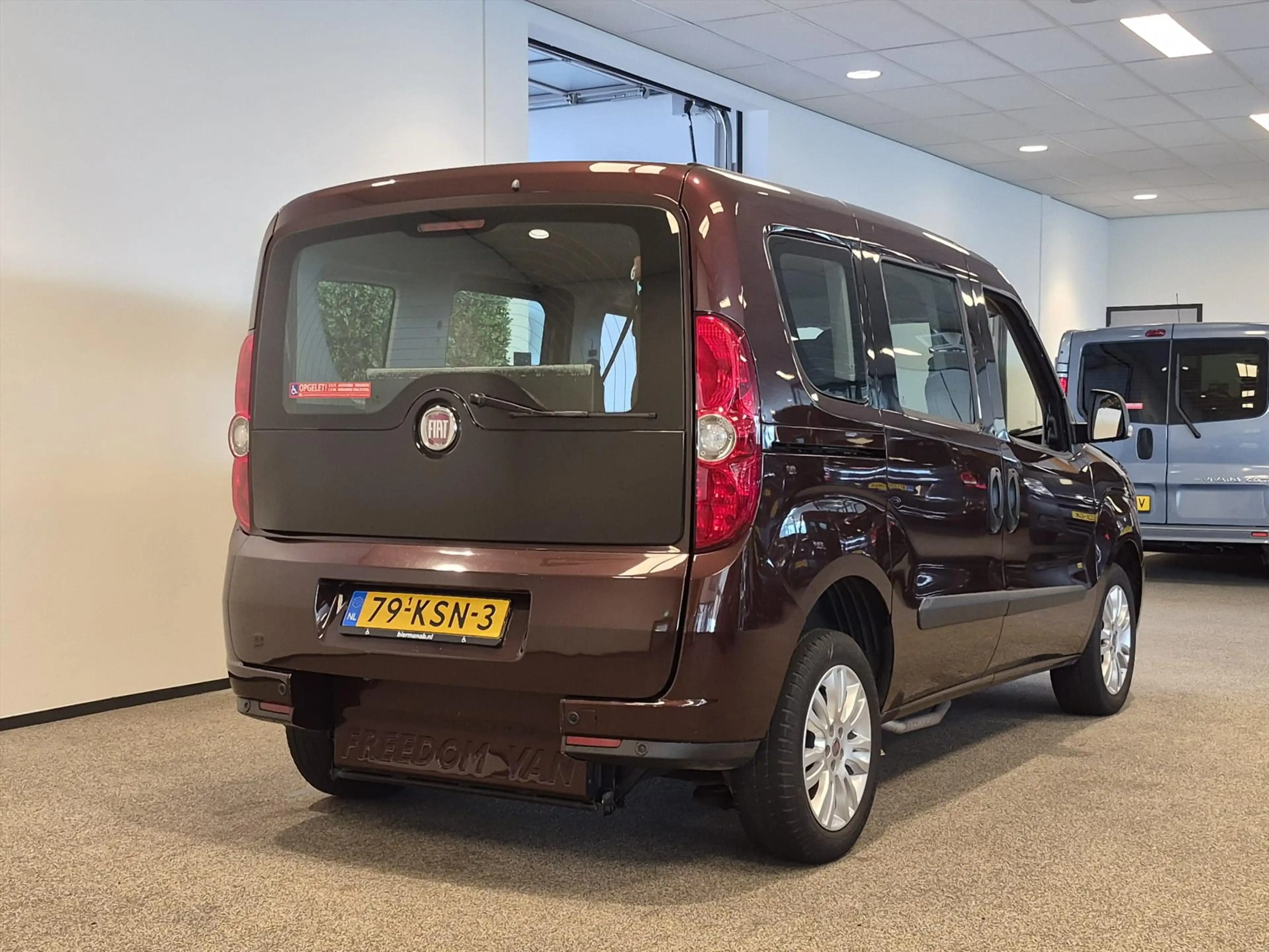 Fiat Doblo Rolstoelauto XXL-Ombouw 160cm binnenhoogte rolstoe — photo 11