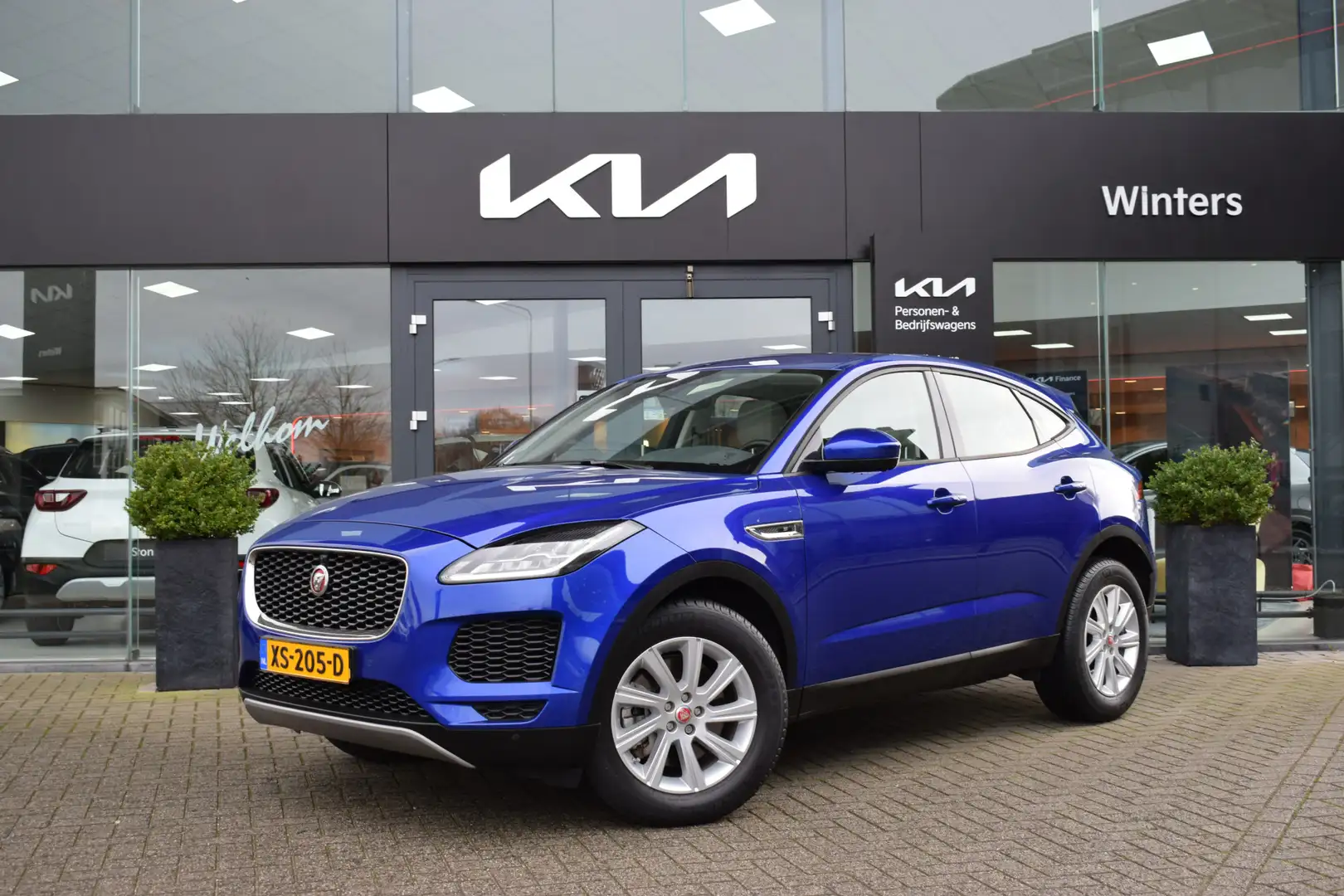 Jaguar E-Pace 2.0 P200 AWD R-Dynamic S | 360° Camera | Navigatie Bleu - 1