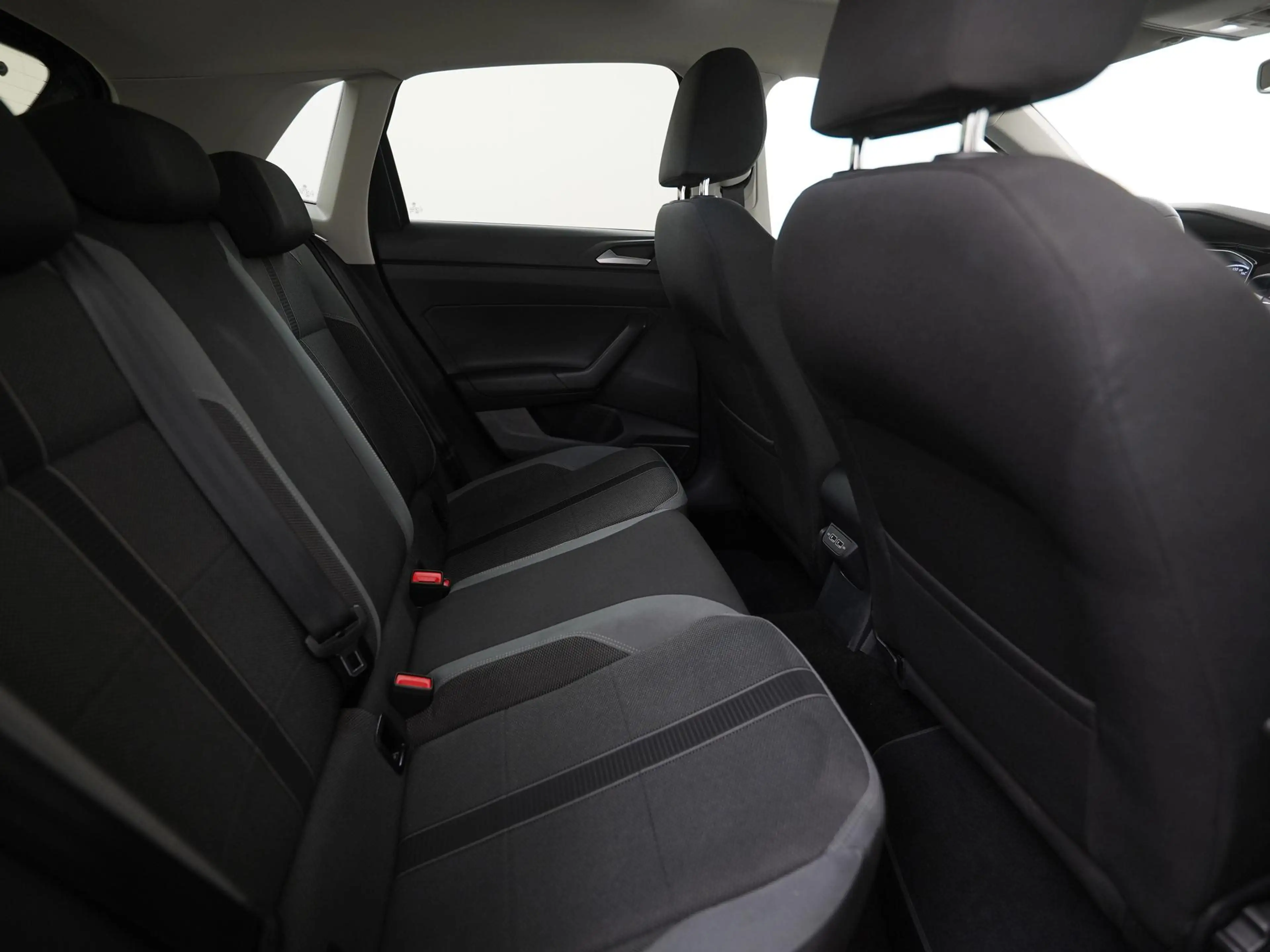 Volkswagen Polo 1.5 TSI R-Line DSG | Schuifdak | Navigatie | 17" P — photo 28