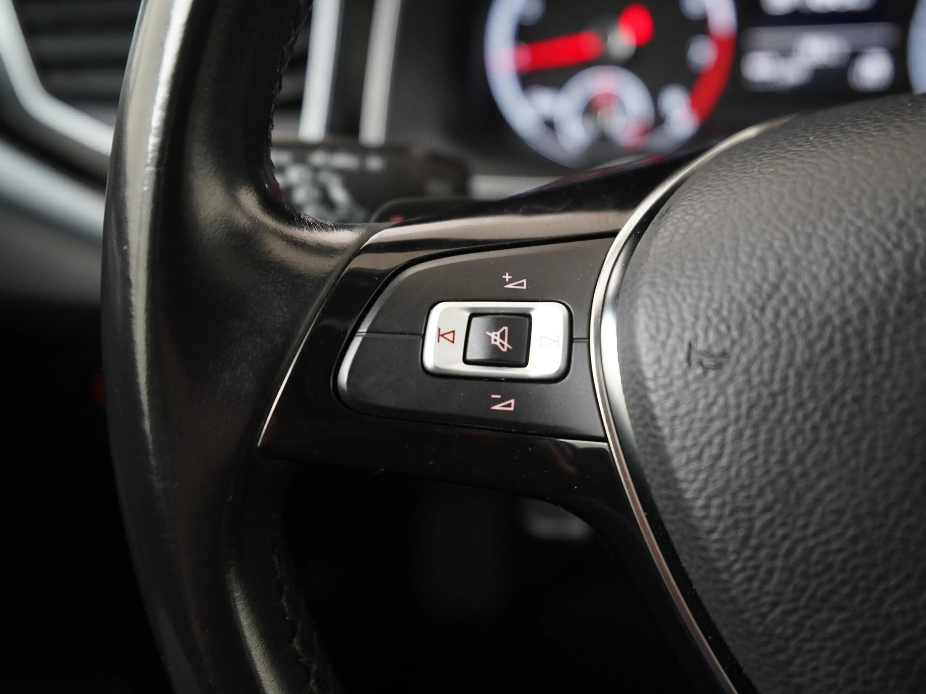 Volkswagen Polo 1.5 TSI R-Line DSG | Schuifdak | Navigatie | 17" P — photo 7