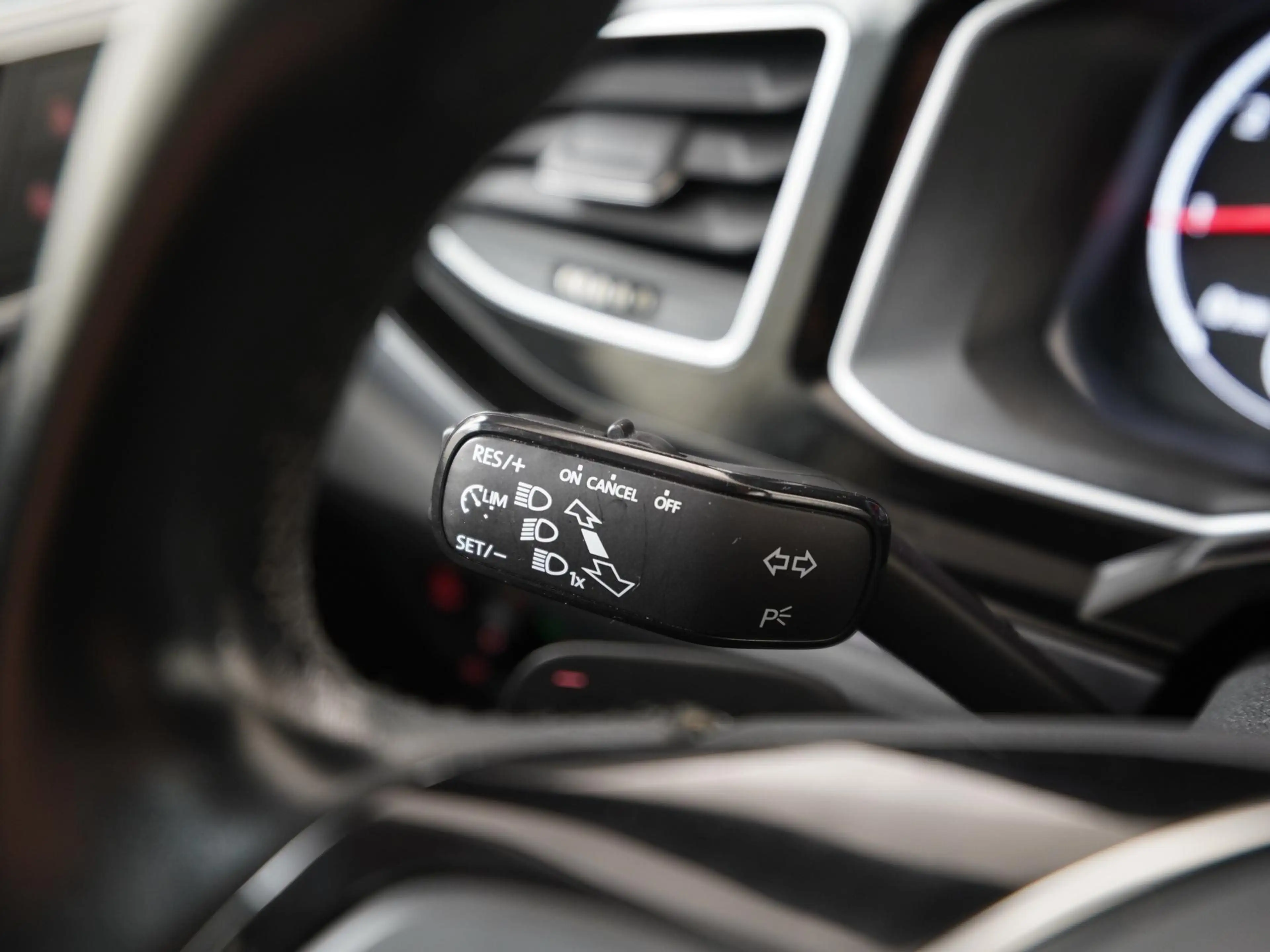 Volkswagen Polo 1.5 TSI R-Line DSG | Schuifdak | Navigatie | 17" P — photo 23