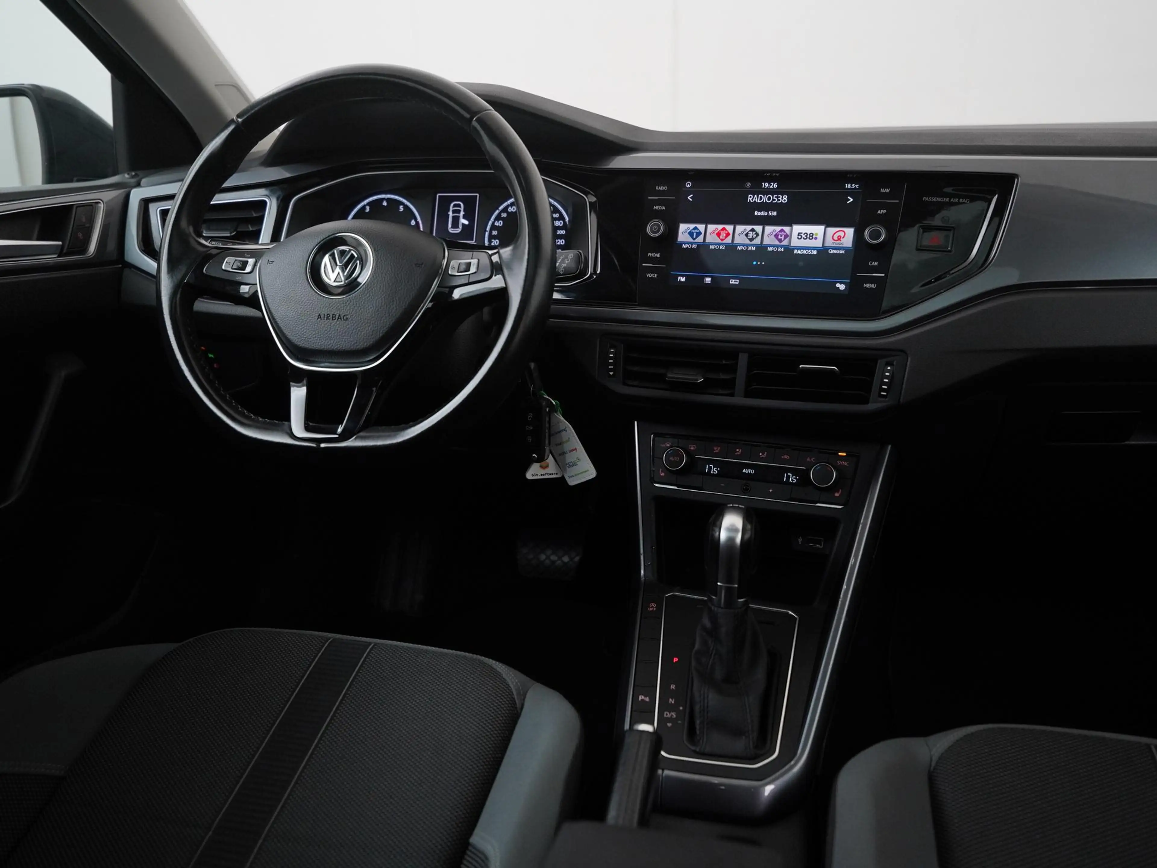 Volkswagen Polo 1.5 TSI R-Line DSG | Schuifdak | Navigatie | 17" P — photo 3