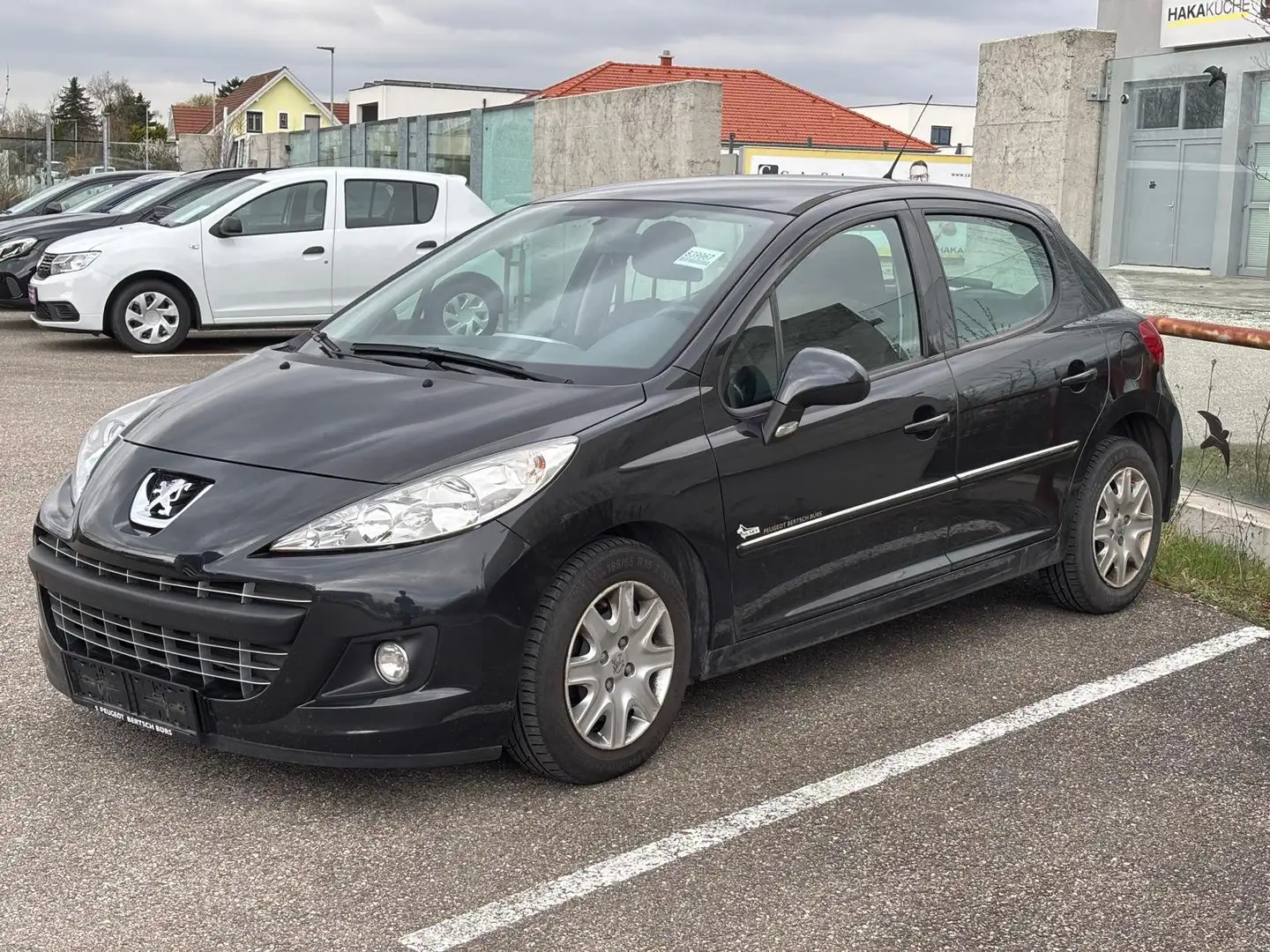 Peugeot 207 207 SW Active 1,4 16V VTi 100 Active Schwarz - 1