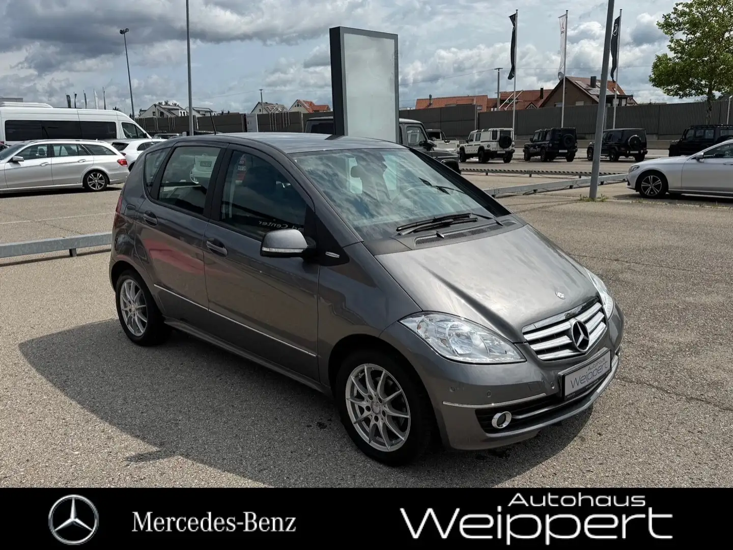 Mercedes-Benz A 180 A 180 CDI Limousine 5-türig ELEGANCE Autom./Klima Grau - 2