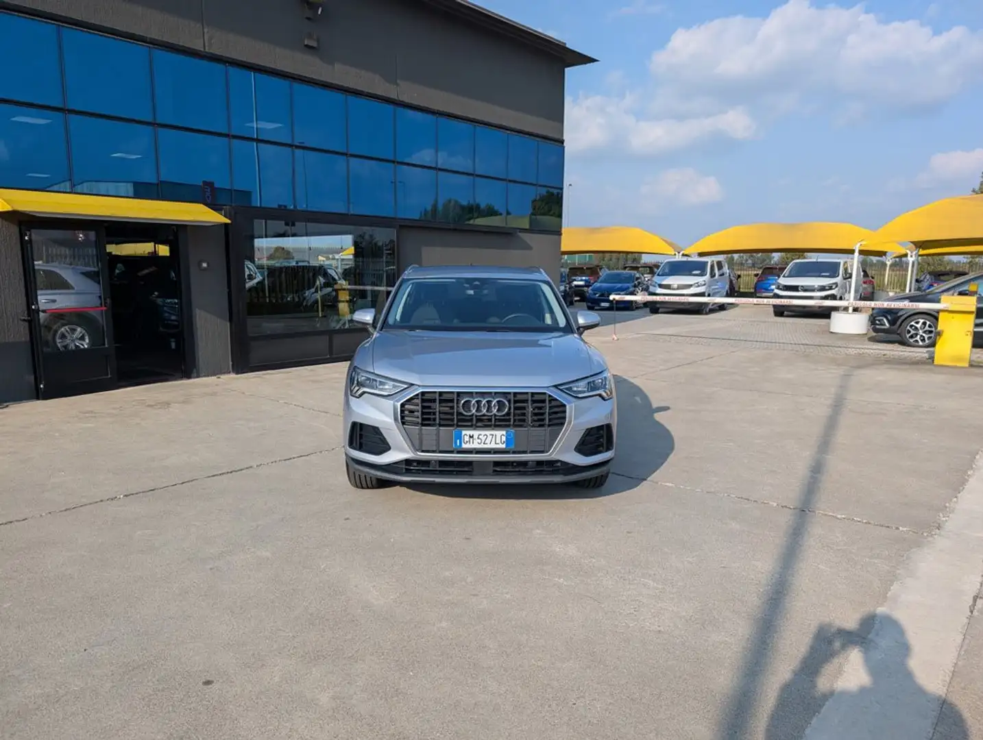 Audi Q3 45 1.4 TFSI e Business S-Tronic Plateado - 2