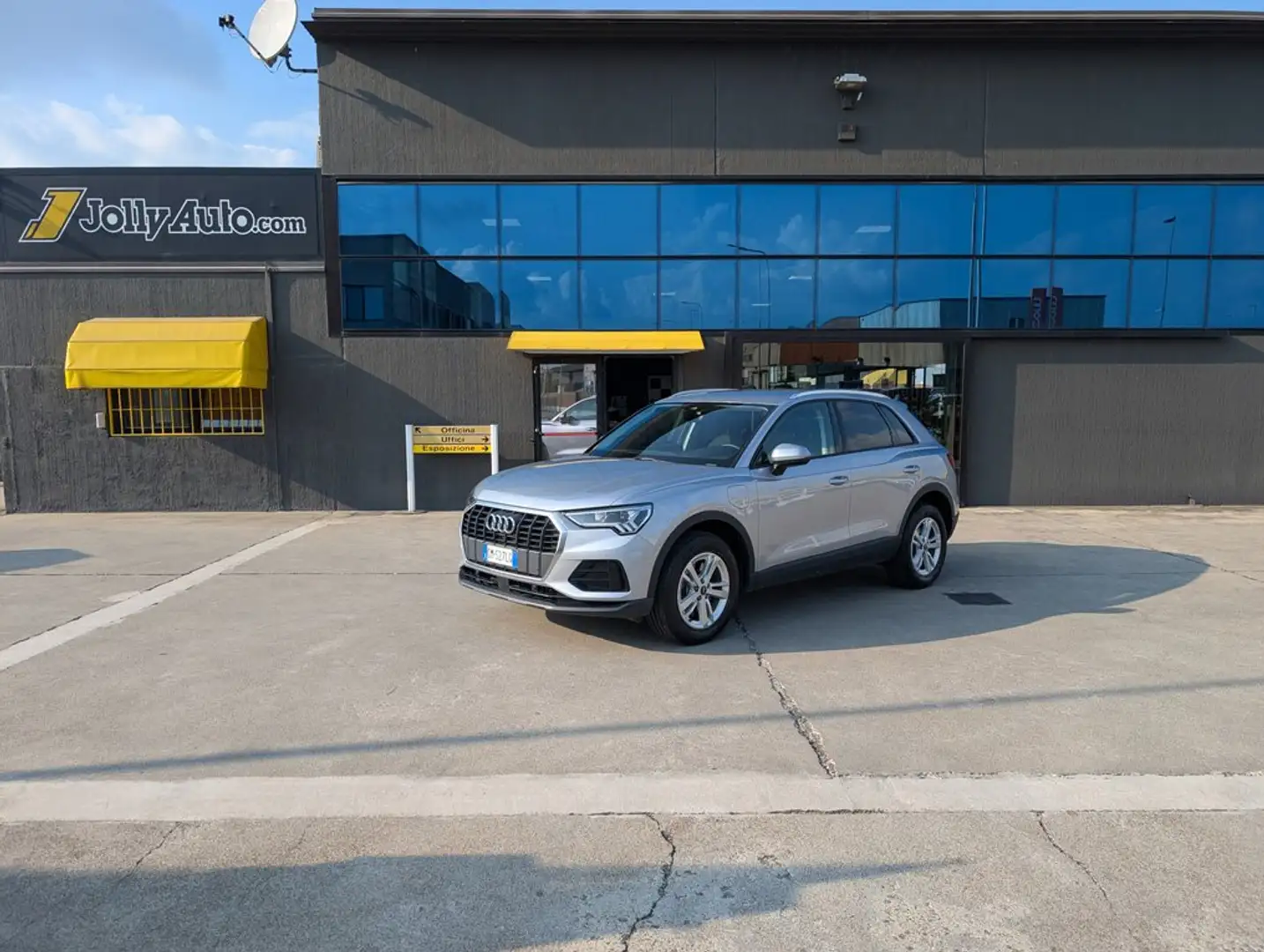 Audi Q3 45 1.4 TFSI e Business S-Tronic Plateado - 1