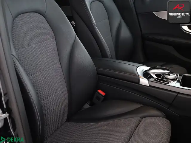 Mercedes-Benz C-Class view 11