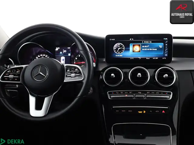 Mercedes-Benz C-Class view 13