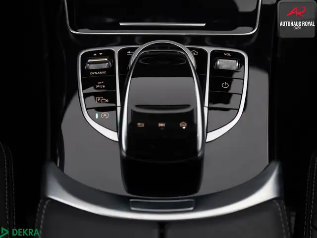 Mercedes-Benz C-Class view 19