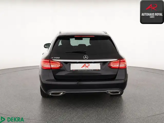 Mercedes-Benz C-Class view 4