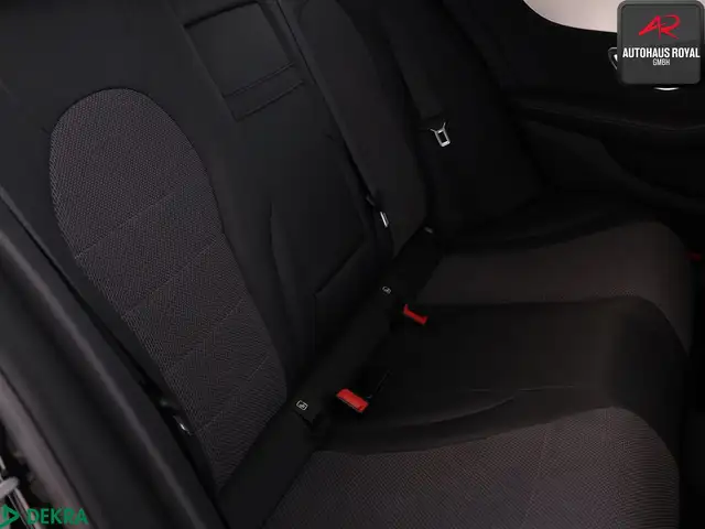 Mercedes-Benz C-Class view 12